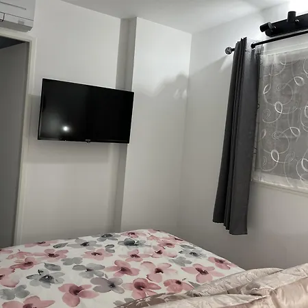 L'appart St Aygulf, 5mn A Pied Mer, Piscine, Tennis Apartment