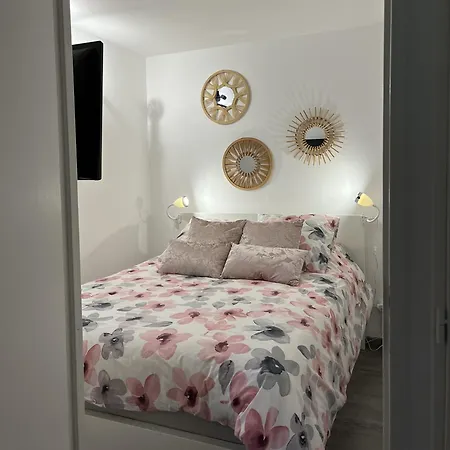 L'appart St Aygulf, 5mn A Pied Mer, Piscine, Tennis * Frejus