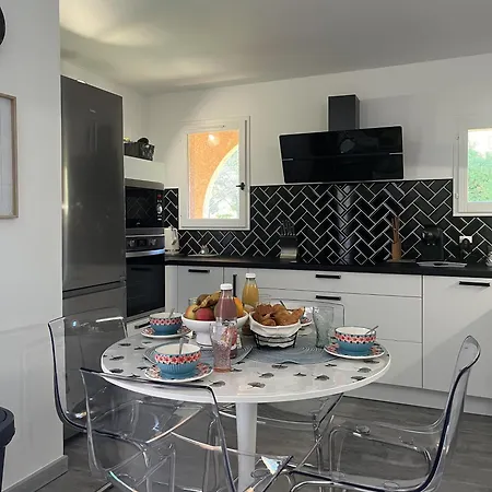 L'appart St Aygulf, 5mn A Pied Mer, Piscine, Tennis Apartment